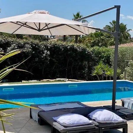 Summer Famillypool Architect Designed 펜션 Fréjus