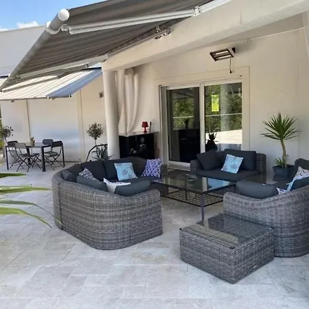 Summer Famillypool Architect Designed